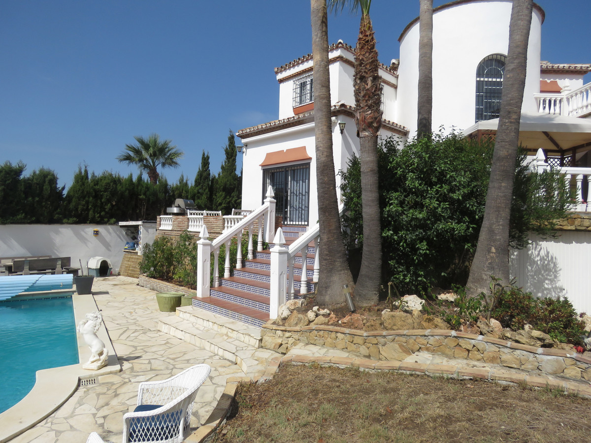 						Villa  Detached
													for sale 
																			 in Riviera del Sol
					
