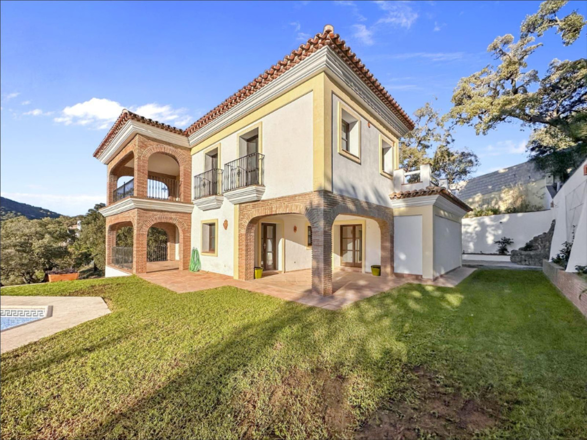 4 Bedroom Detached Villa For Sale Casares, Costa del Sol - HP4719550