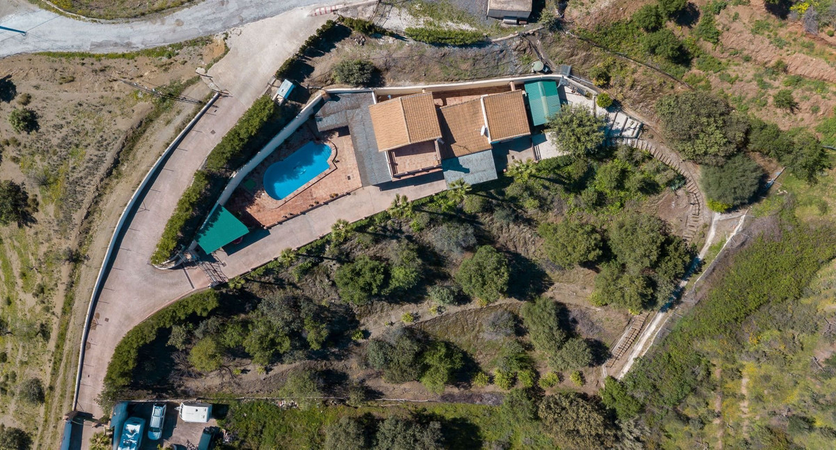 Villa te koop in Alhaurín el Grande R4710109