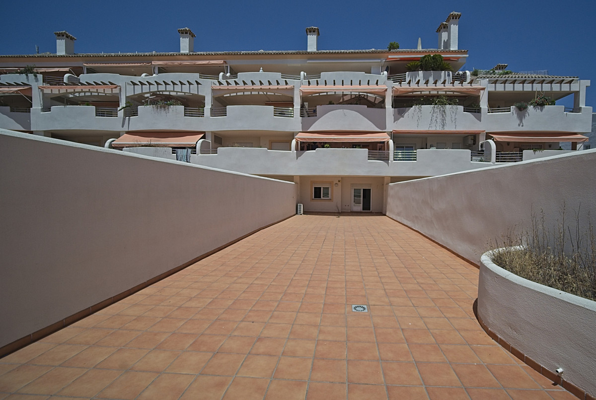 Apartment Middle Floor Benalmadena Málaga Costa del Sol R3893191 7