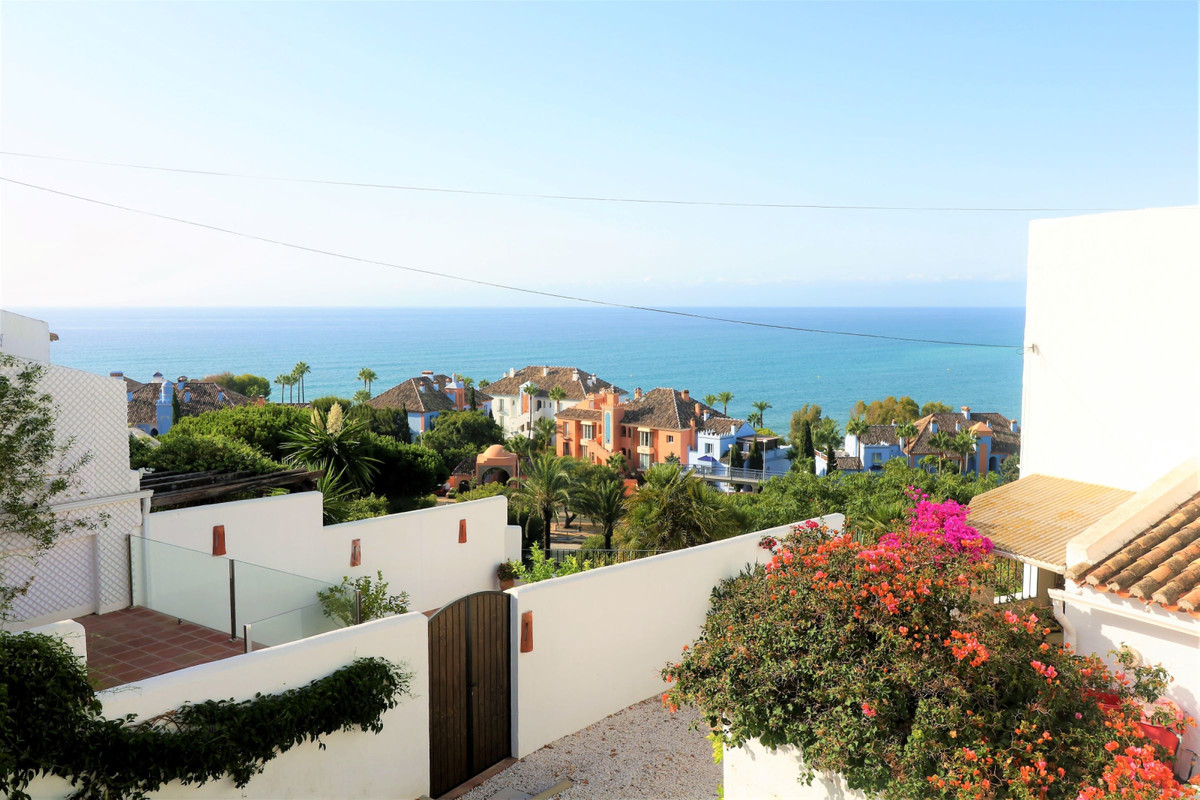 Villa Semi Detached in Casares Playa, Costa del Sol
