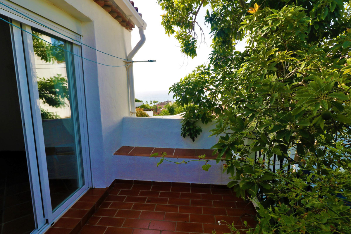 Villa Pareada en Casares Playa, Costa del Sol
