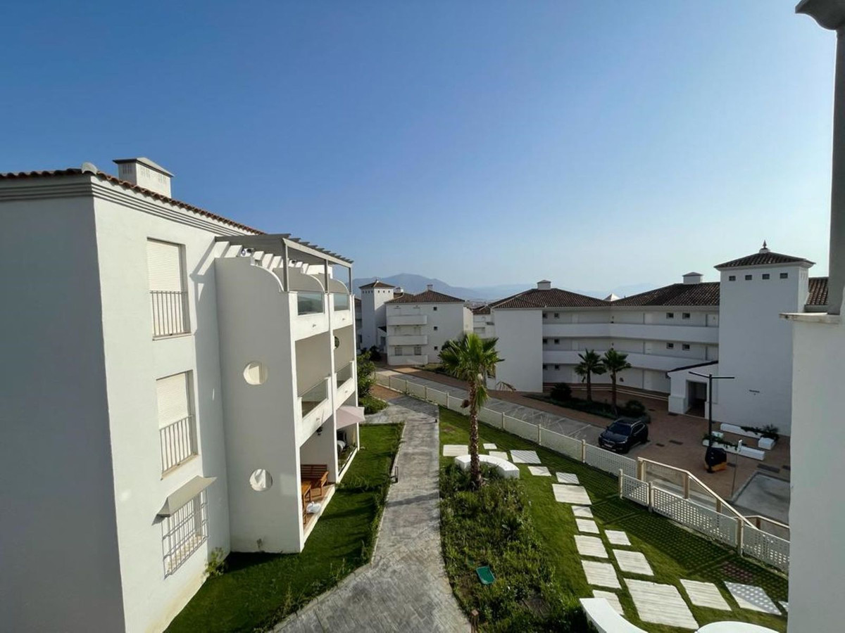 Modern penthouse in Manilva close to a supermarket and walking distance to the beach.

3 double bedr, Spain