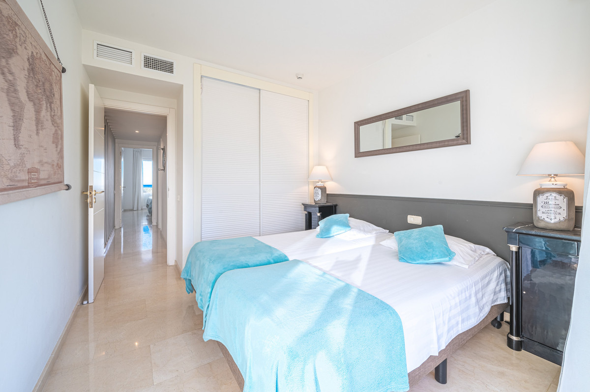 4 bedroom Apartment For Sale in Estepona, Málaga - thumb 20