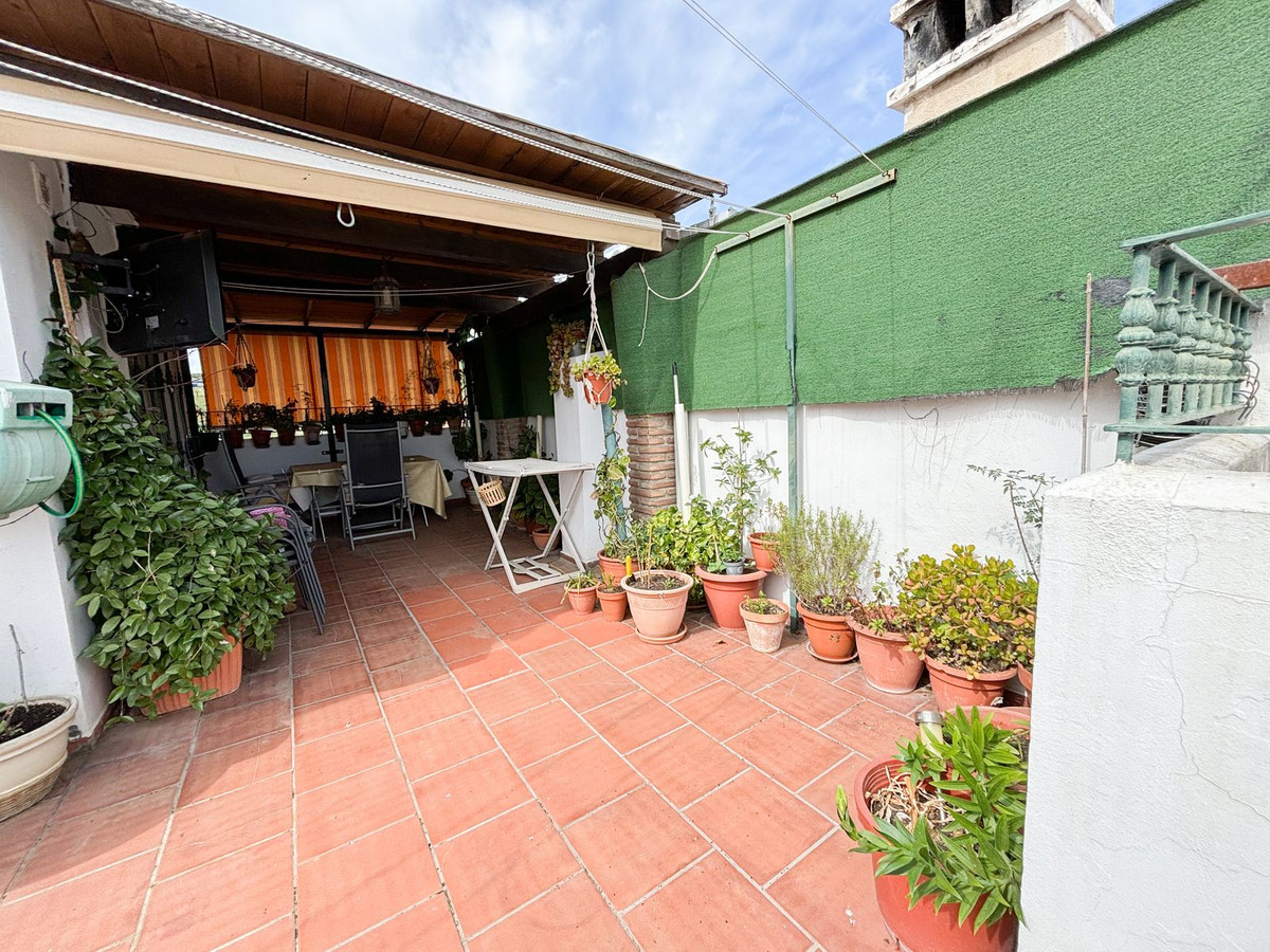 Townhouse for sale in Estepona R4722436