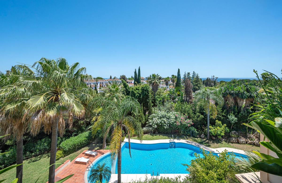 4 Bedroom Middle Floor Apartment For Sale The Golden Mile, Costa del Sol - HP4070044