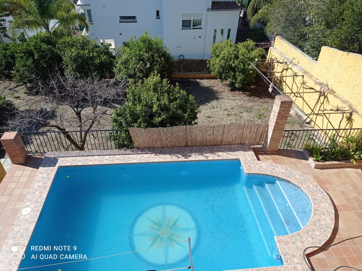 Beautiful independent villa, in Coin. Located at the top of the urbanization, 25 minutes from Malaga, Spain