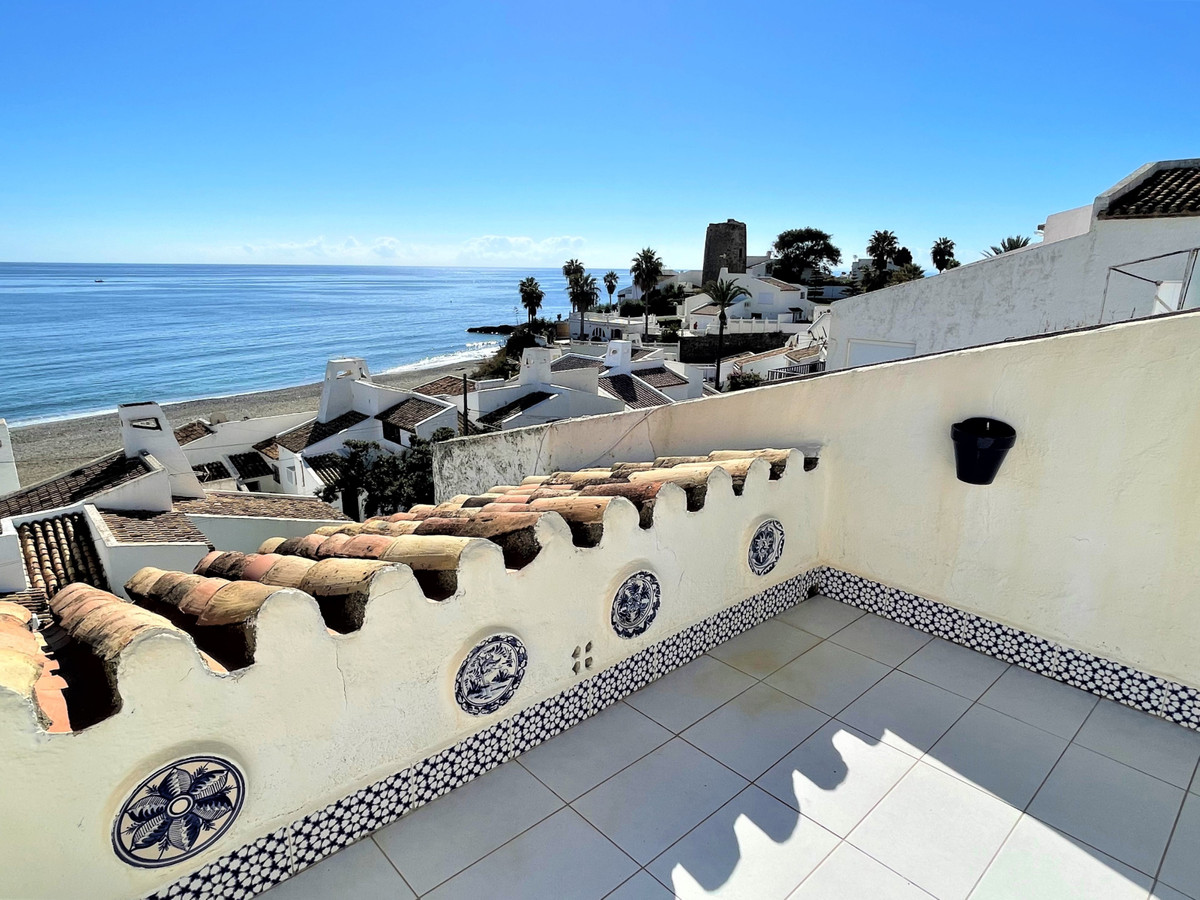 Beautiful and charming FIRST LINE OF THE BEACH DUPLEX PENTHOUSE, with incredible PANORAMIC VIEWS TO , Spain