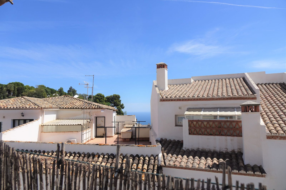 3 bed Penthouse for sale in Mijas