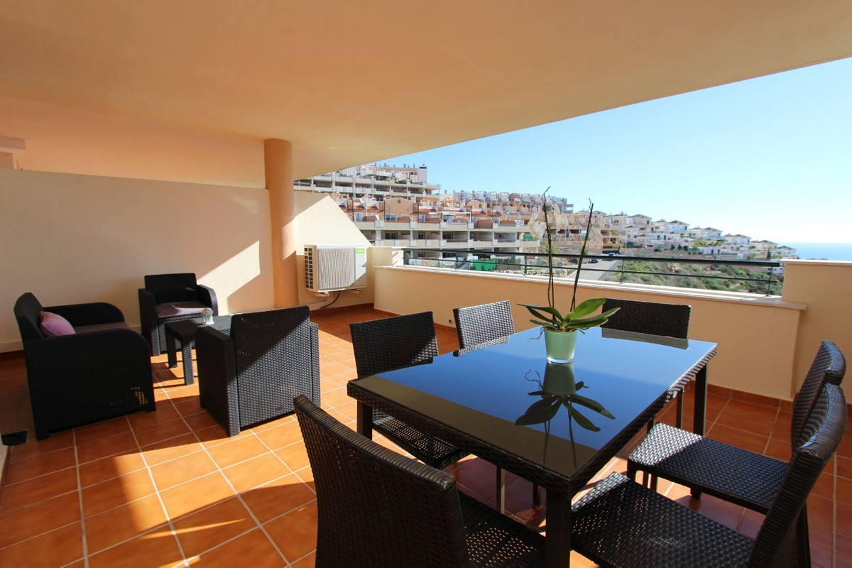 3 Bedroom Ground Floor Apartment For Sale Casares, Costa del Sol - HP4327150