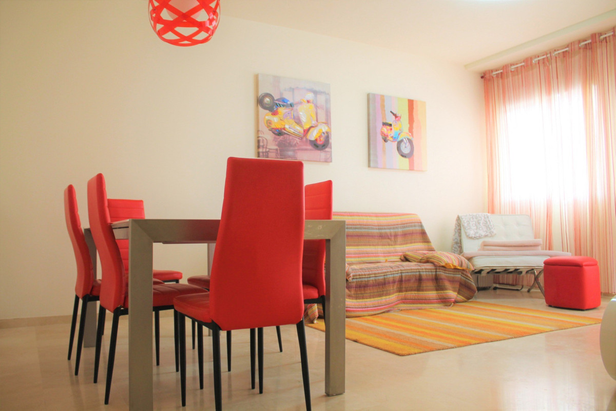 Groundfloor apartment duplex  in Urb. Valle Romano, Estepona.

There are 2 bedrooms, spacious bright, Spain