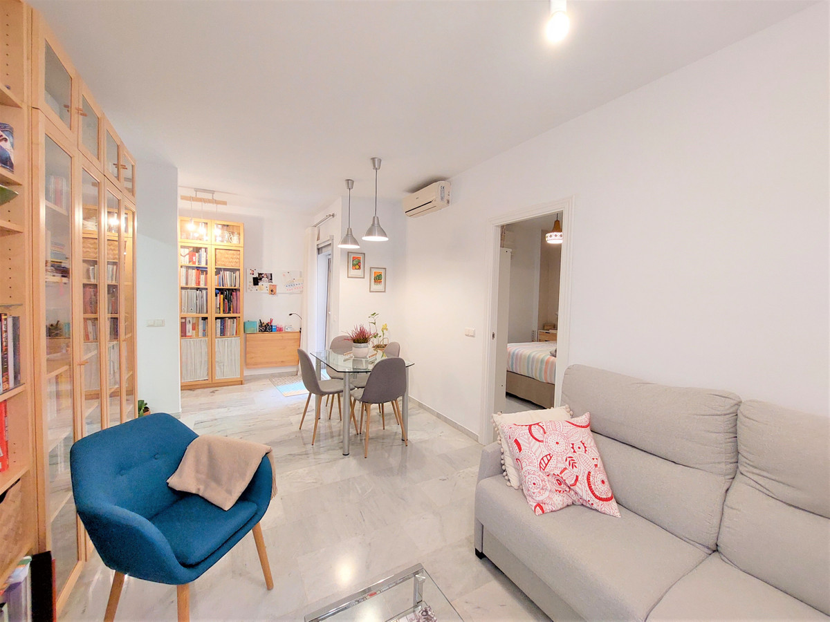 Ground Floor Apartment, Fuengirola, Costa del Sol.
1 Bedroom, 1 Bathroom, Built 44 m², Terrace 8 m²., Spain