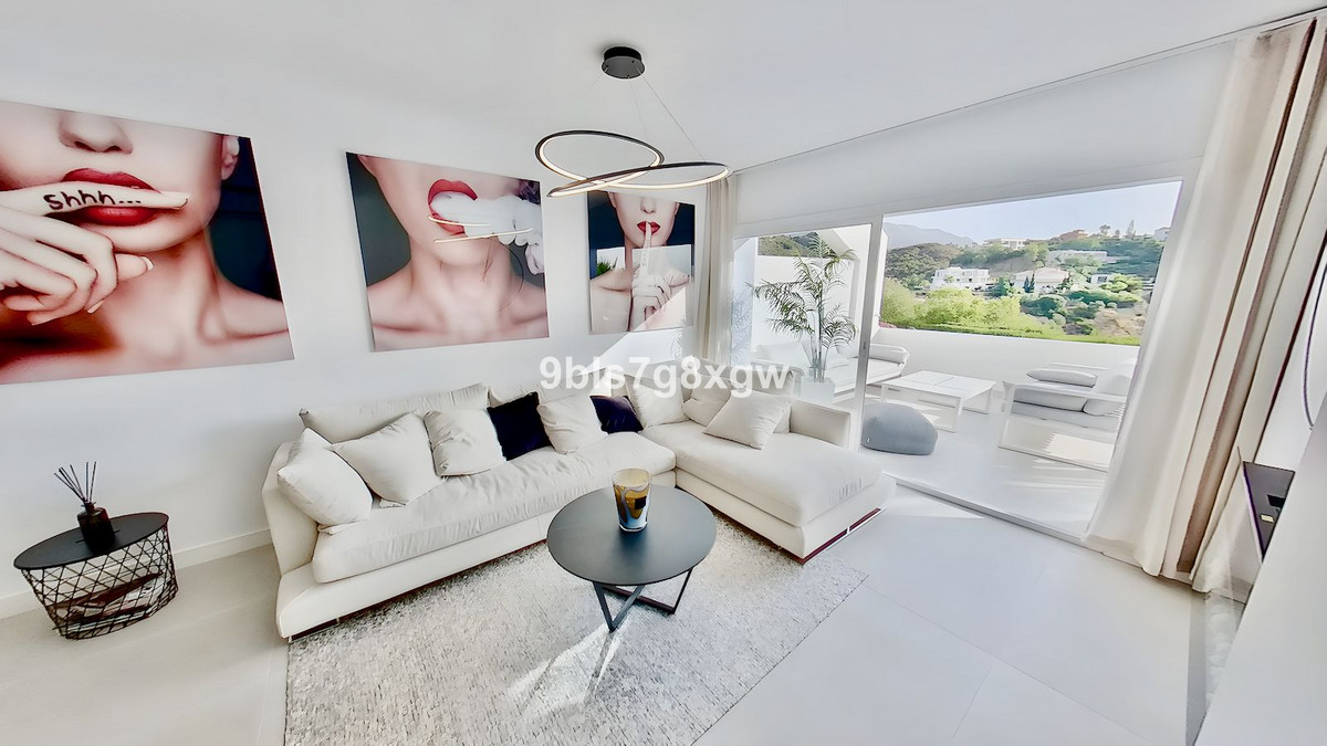 3 bedroom Apartment For Sale in La Quinta, Málaga - thumb 3
