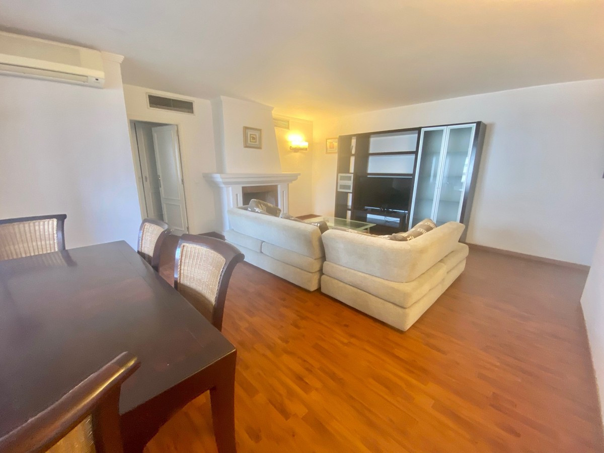 This apartment is situated in the center of Puerto Banus next to all the shops and restaurants.