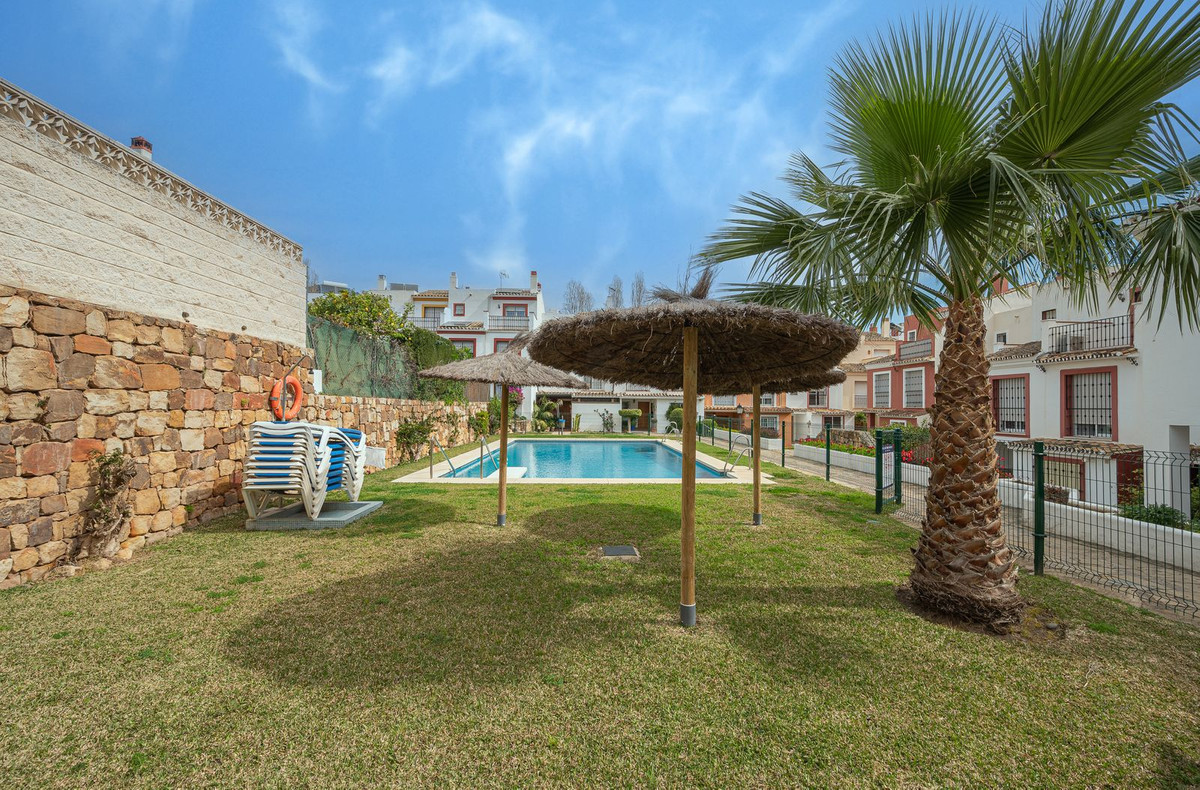 4 Bedroom Semi Detached Villa For Sale Marbella
