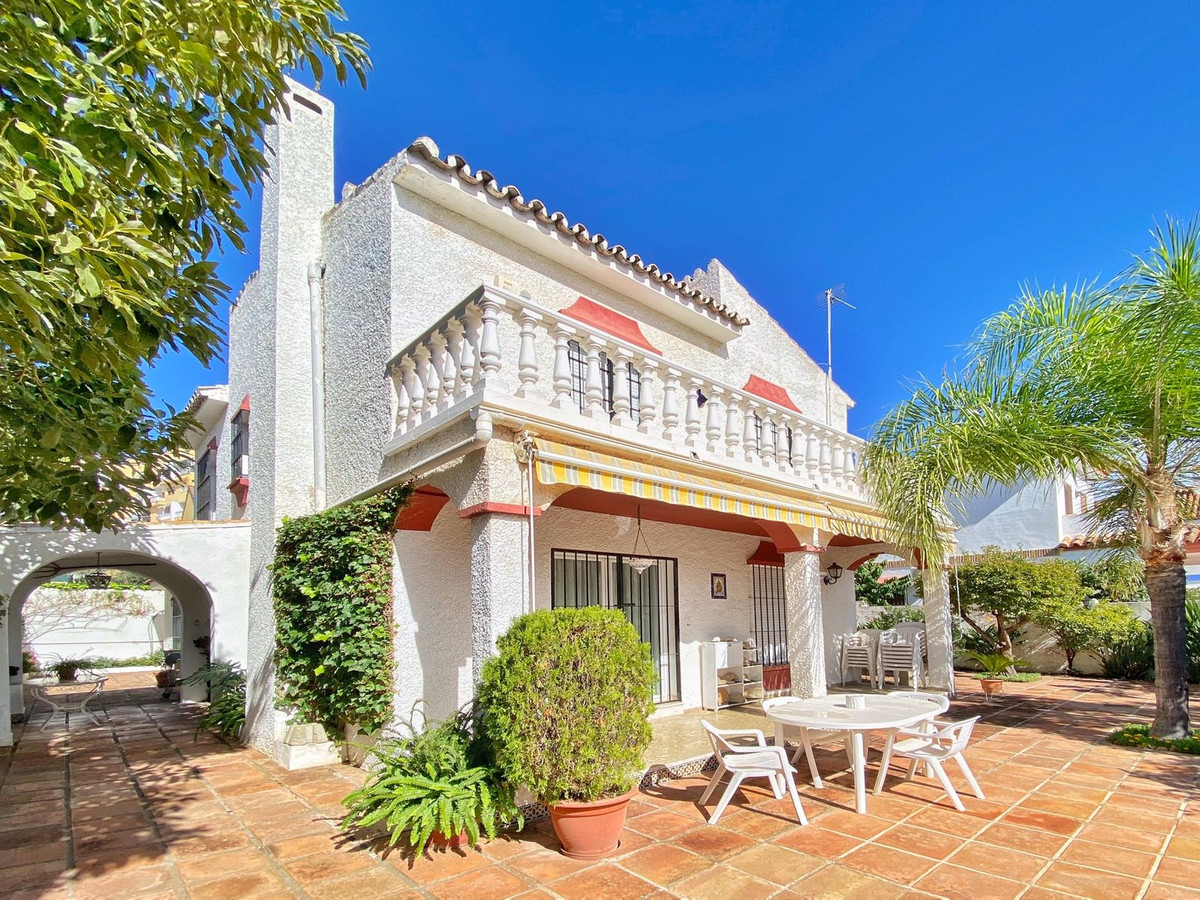 4 Bedroom Detached Villa For Sale Marbella, Costa del Sol - HP4151251