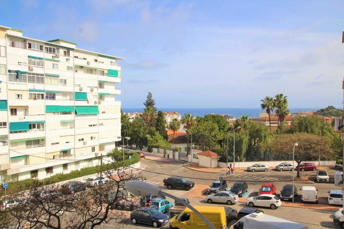 						Apartment  Middle Floor
													for sale 
																			 in Benalmadena
					