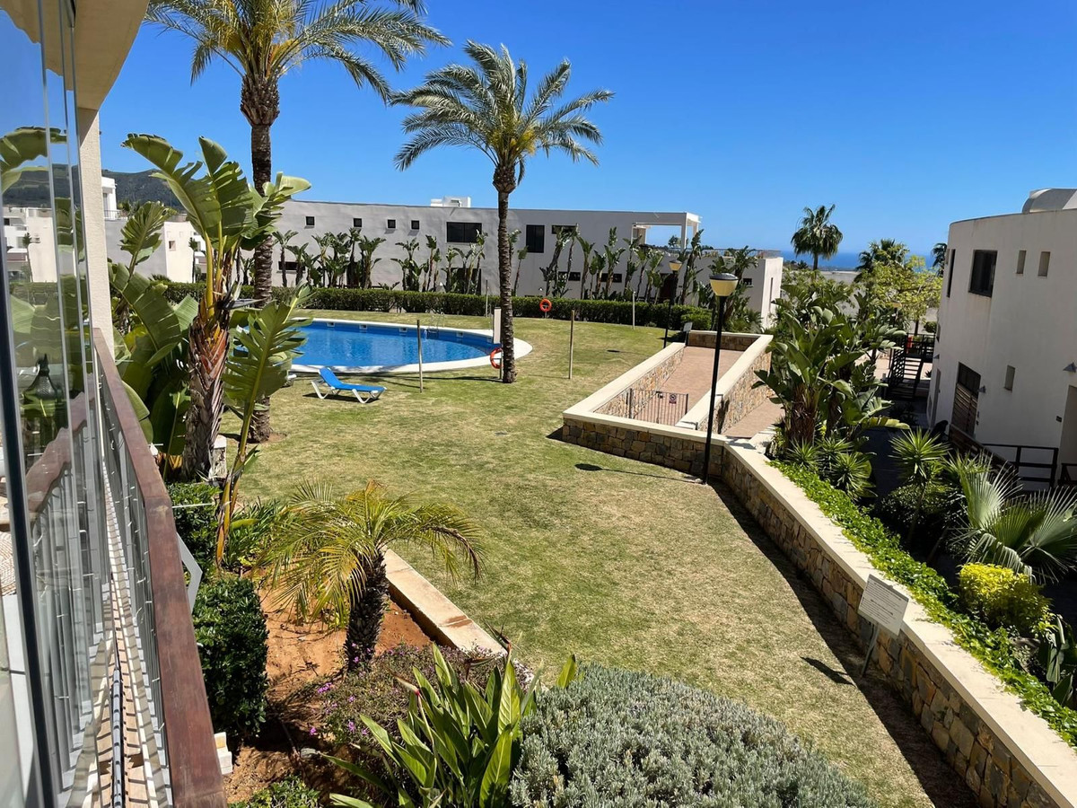 Ground Floor Apartment for sale in Marbella R4690963