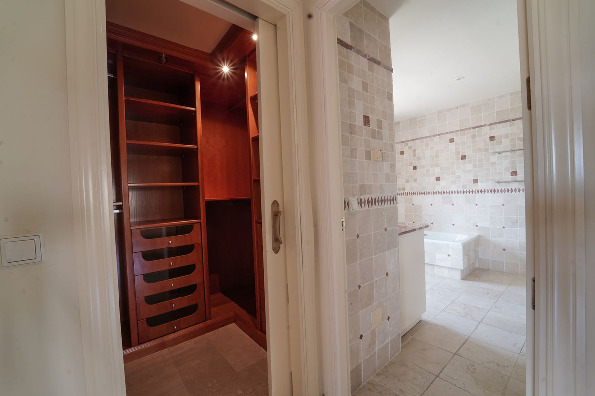 3 bedroom Villa For Sale in Mijas Golf, Málaga - thumb 32