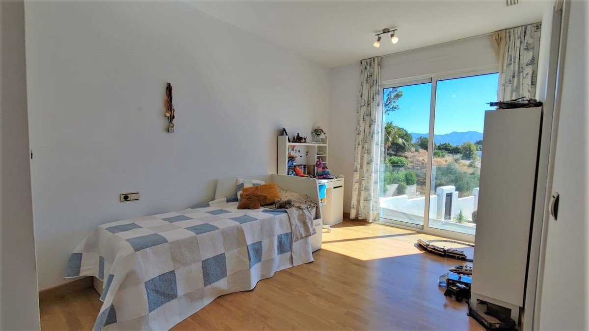 4 bedroom Villa For Sale in La Cala Golf, Málaga - thumb 10