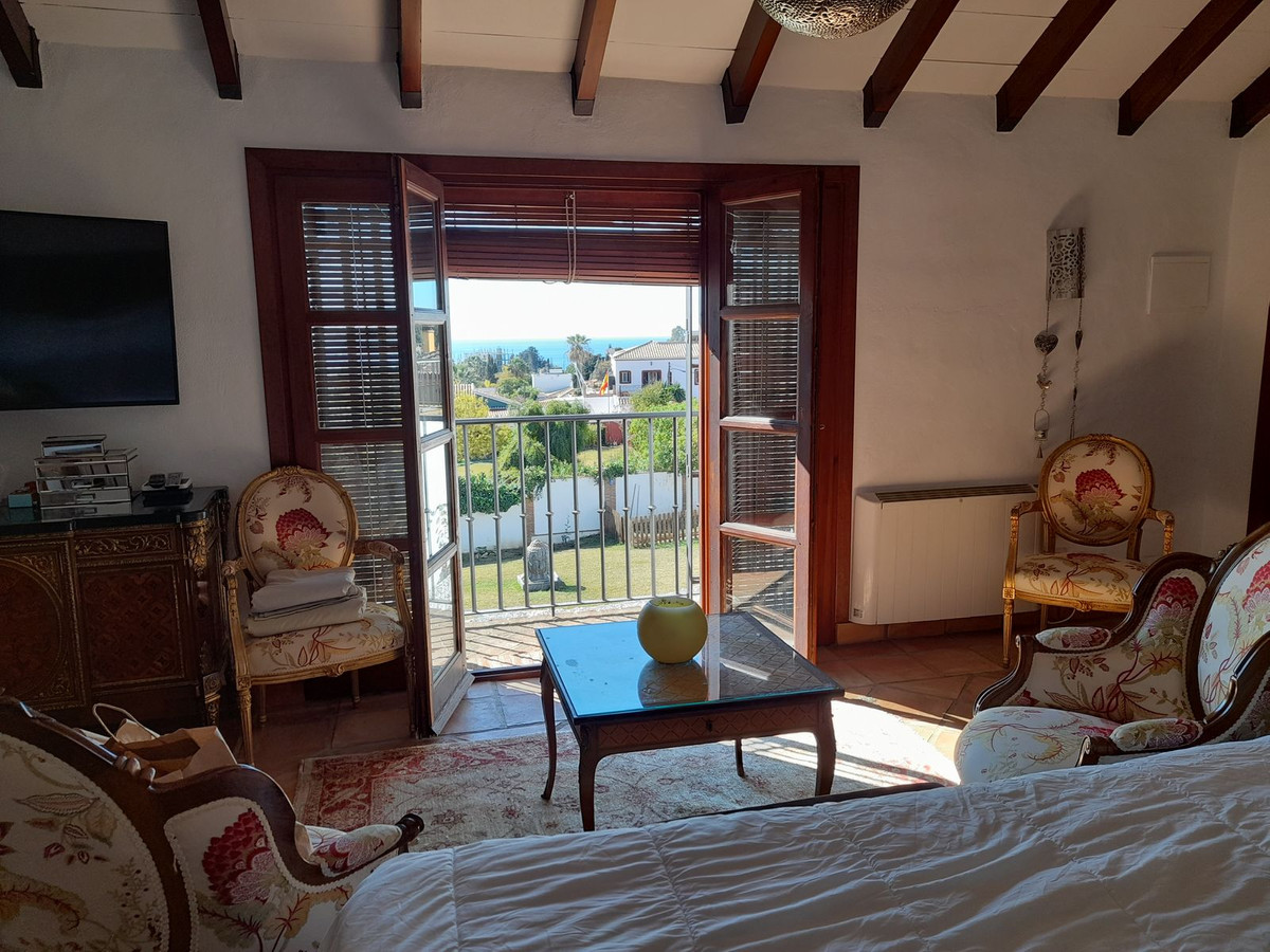 6 bedroom Villa For Sale in Marbella, Málaga