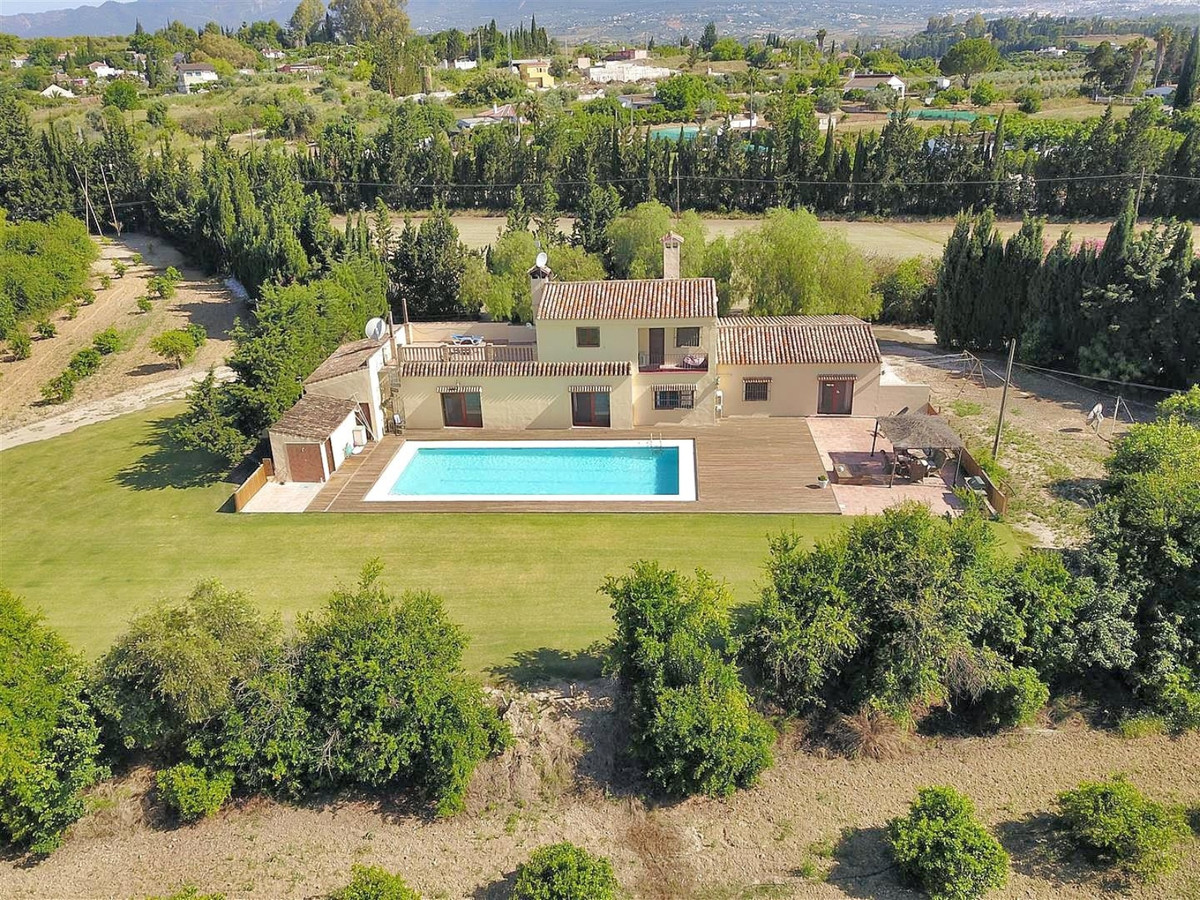 5 bed, 2 bath Villa - Finca - for sale in Cártama, Málaga, for 730,000 EUR