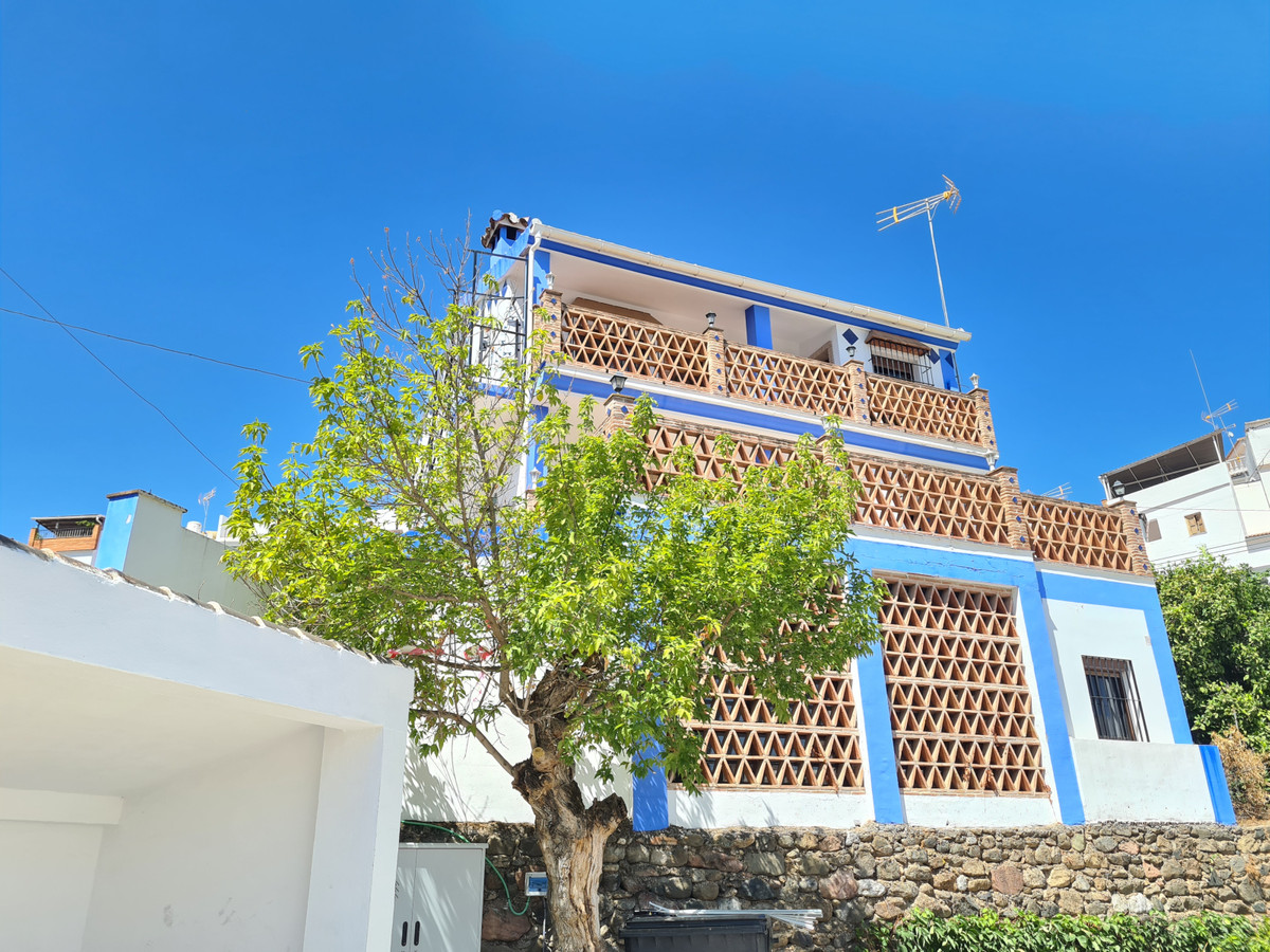 Villa te koop in Tolox R3939268