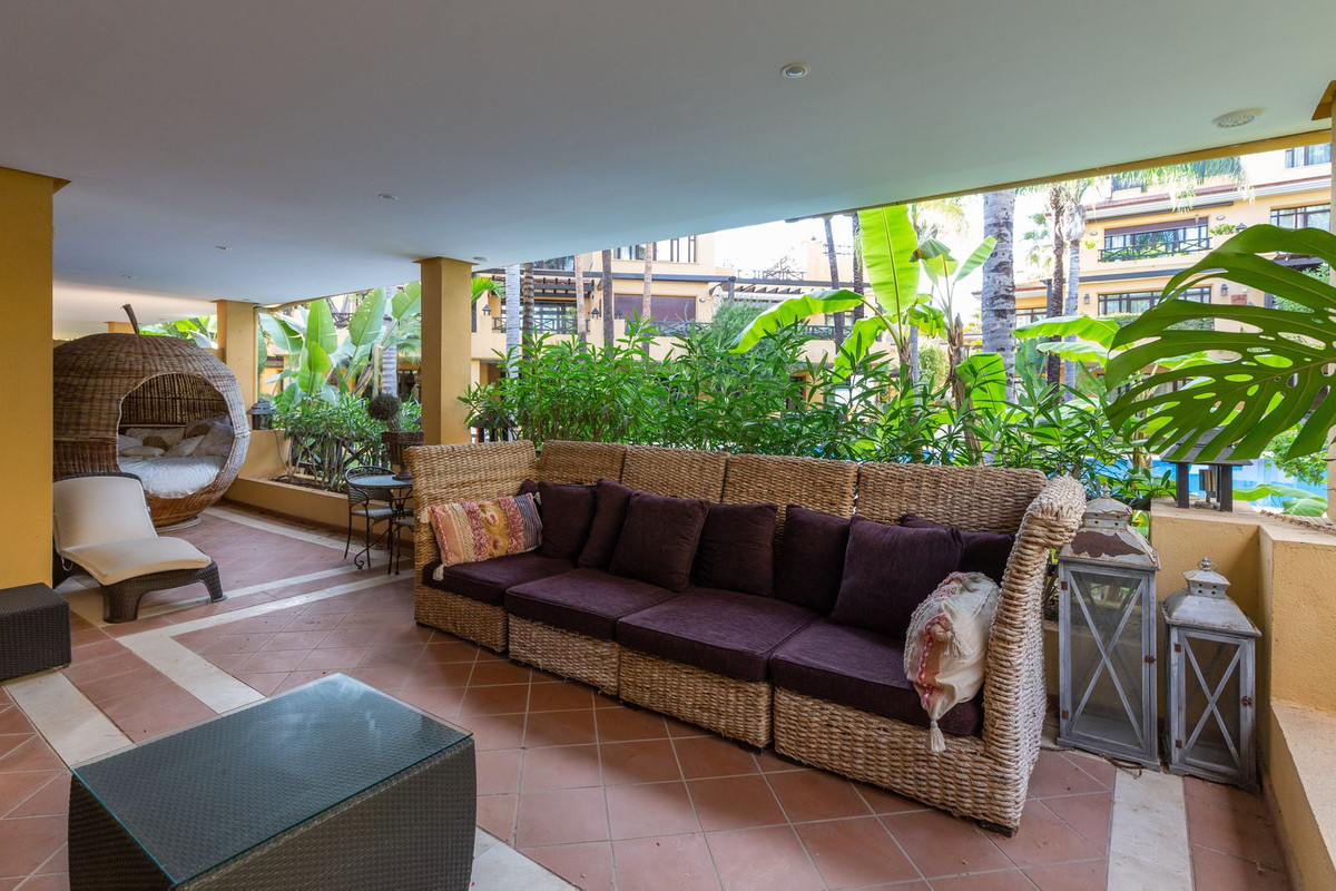Apartamento Planta Baja en Puerto Banús, Costa del Sol
