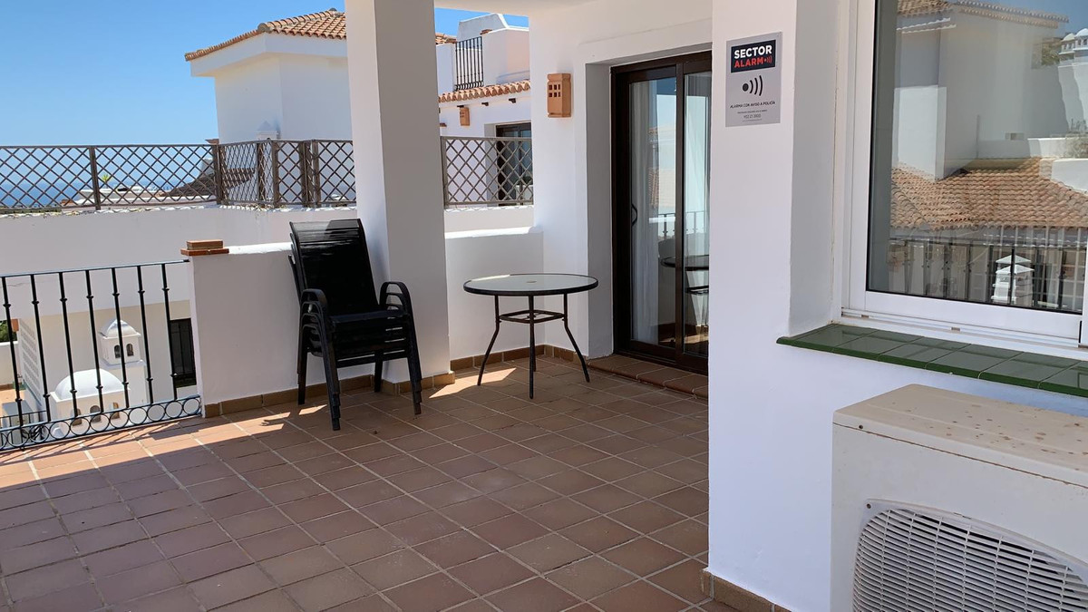 This apartment is located on front line golf with panoramic sea and golf views. On a clear day, the African coast and Atlas mountains can be seen.