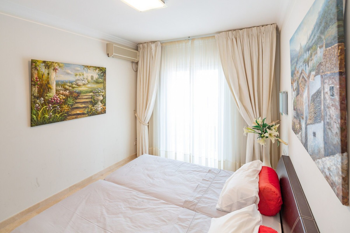 3 bedroom Apartment For Sale in Puerto Banús, Málaga - thumb 14