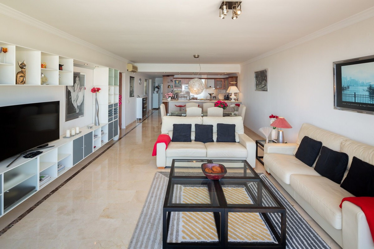 3 bedroom Apartment For Sale in Puerto Banús, Málaga - thumb 17