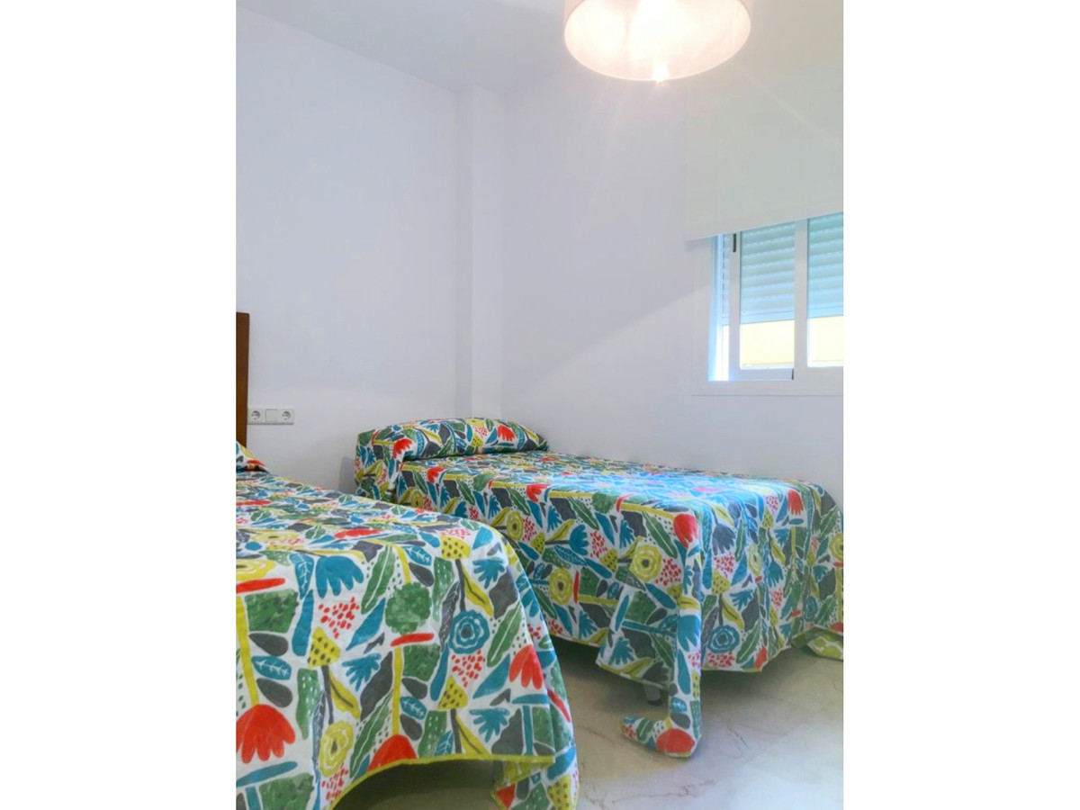 3 bedroom Apartment For Sale in Estepona, Málaga - thumb 3
