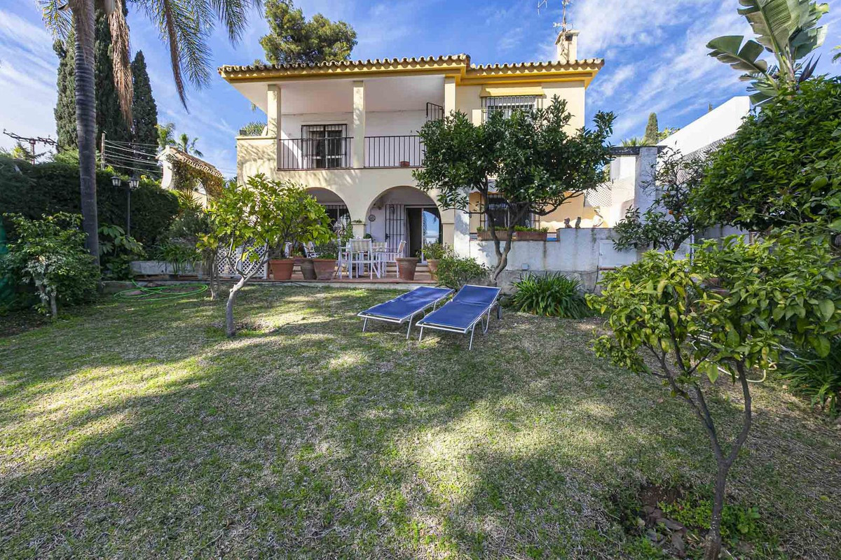 Villa for Sale in Nueva Andalucia, Costa del Sol