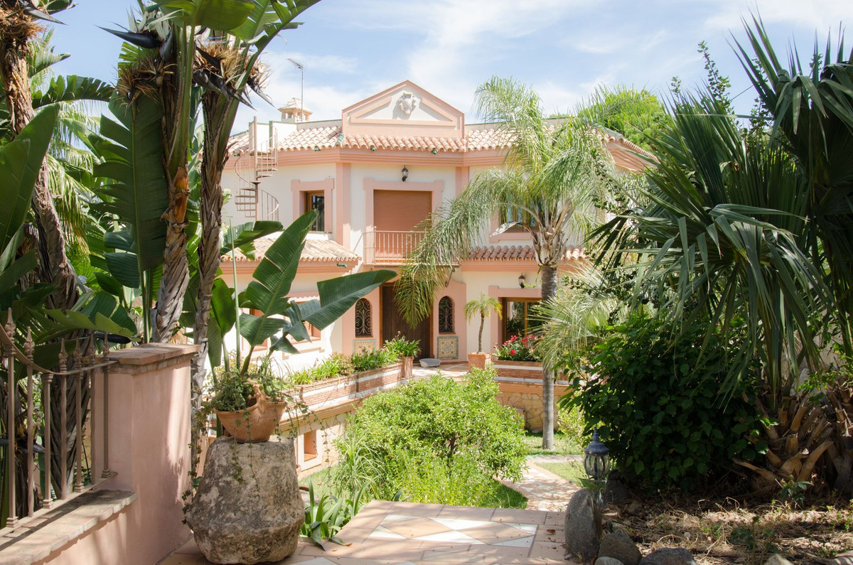 Villa - Chalet en venta en Estepona R4085260