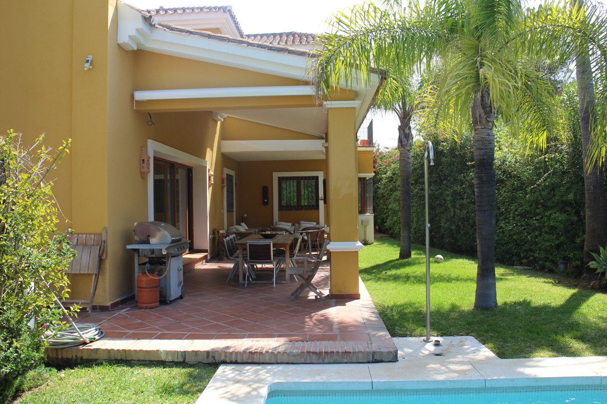 Villa te koop in Nagüeles R4058794
