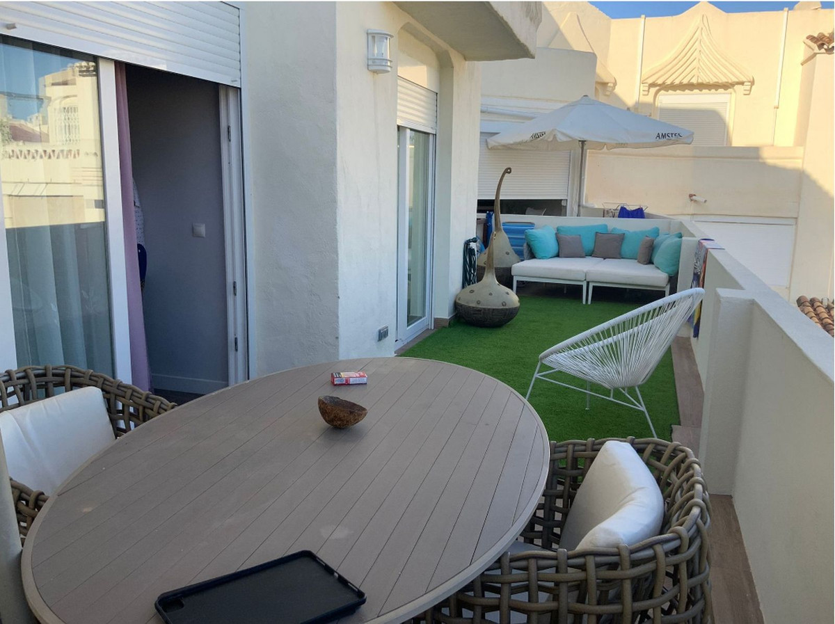 Middle Floor Apartment for sale in Benalmadena R4506673