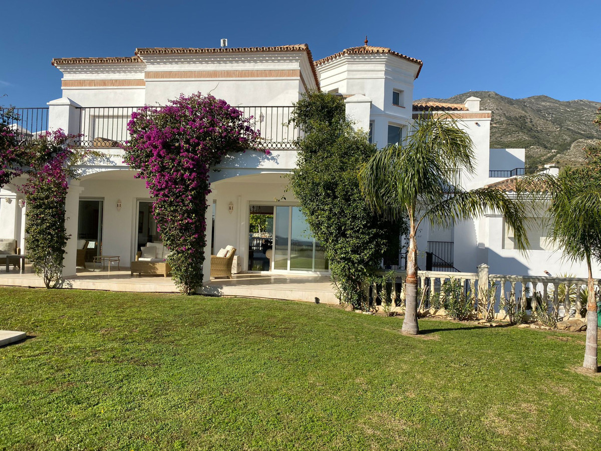 A BEAUTIFUL AND LARGE FAMILY HOME IN MIJAS.