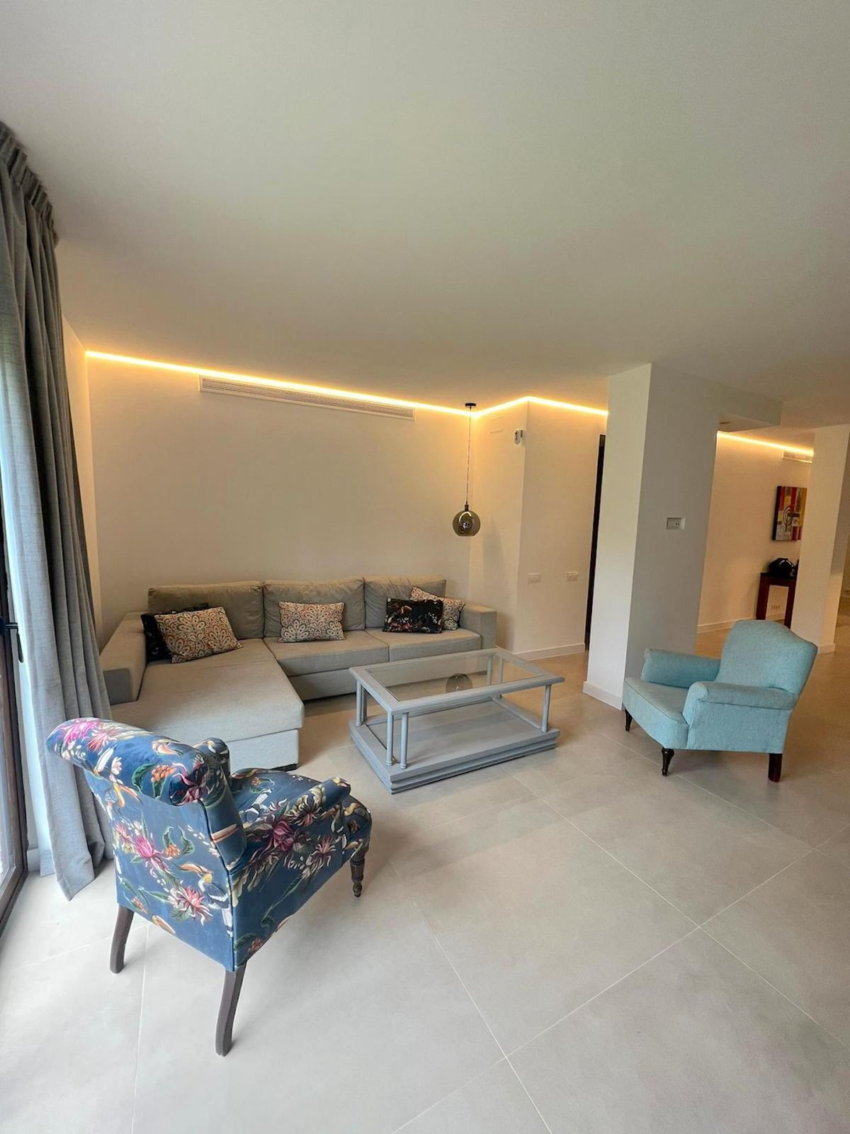 3 bedroom Apartment For Sale in Nueva Andalucía, Málaga