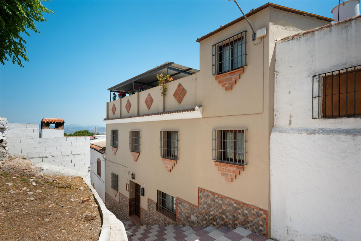 3 bed, 2 bath Townhouse - Terraced - for sale in Alhaurín el Grande, Málaga, for 135,000 EUR