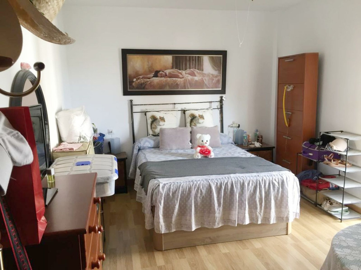 3 bedroom apartment for sale las lagunas