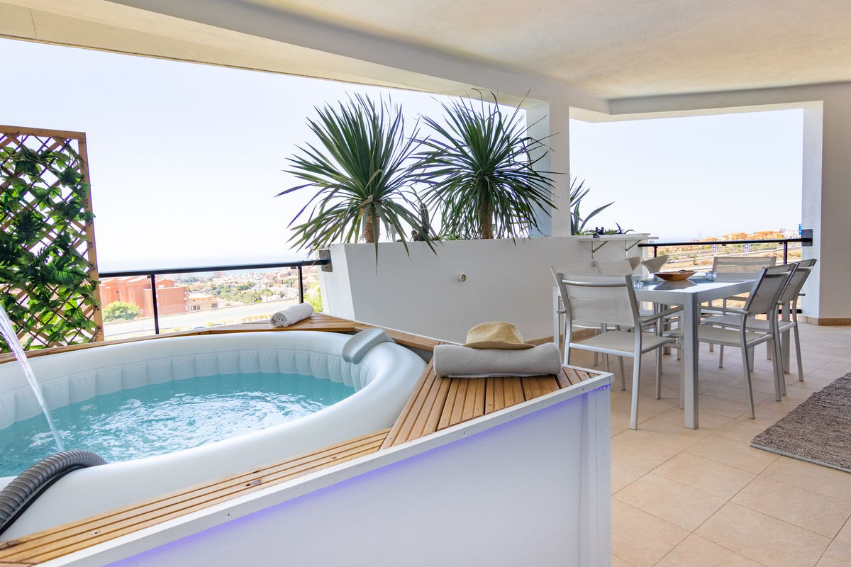 Middle Floor Apartment for sale in Riviera del Sol, Costa del Sol