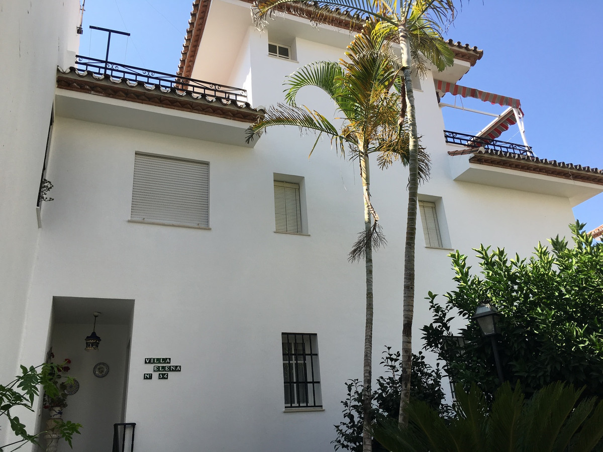 Beautiful townhouse in the center of Estepona, perfect for walking anywhere in the town and five min, Spain