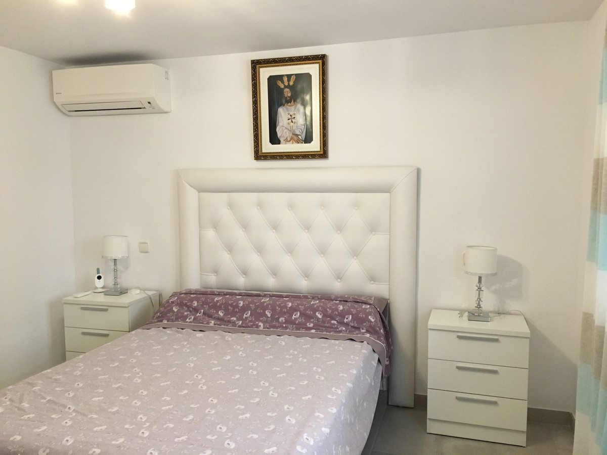 4 bedroom Townhouse For Sale in Estepona, Málaga - thumb 4
