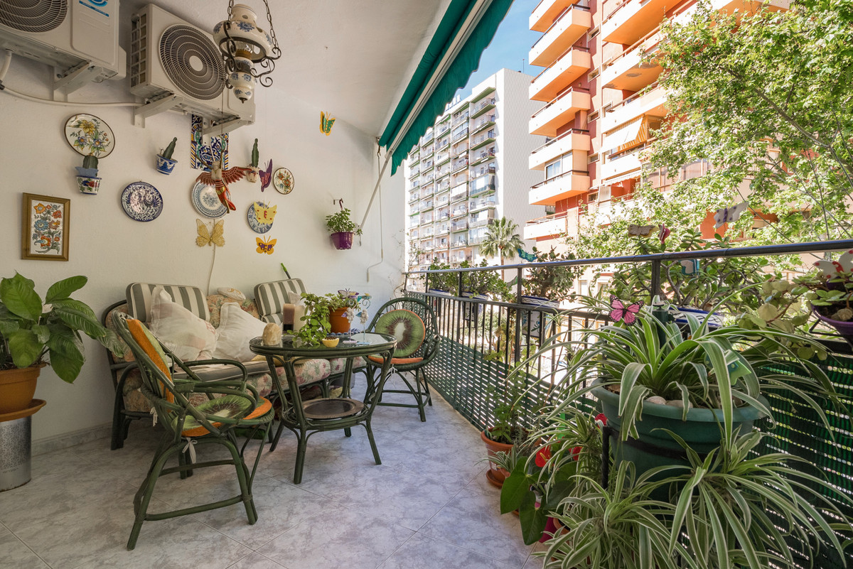 Апартамент средний этаж для продажи в Marbella, Costa del Sol