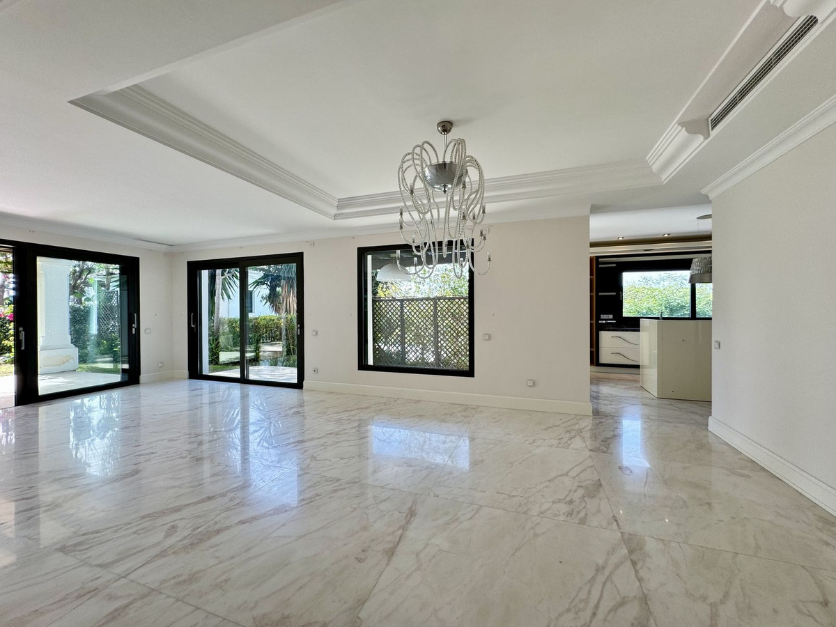 6 Bedroom Detached Villa For Sale Marbella