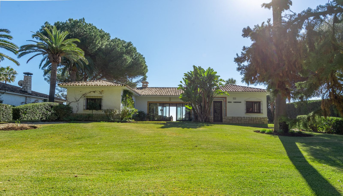 5 bedroom Villa For Sale in New Golden Mile, Málaga - thumb 21