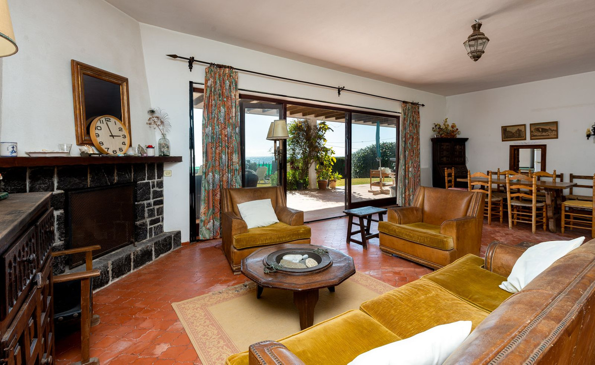 5 bedroom Villa For Sale in New Golden Mile, Málaga - thumb 24