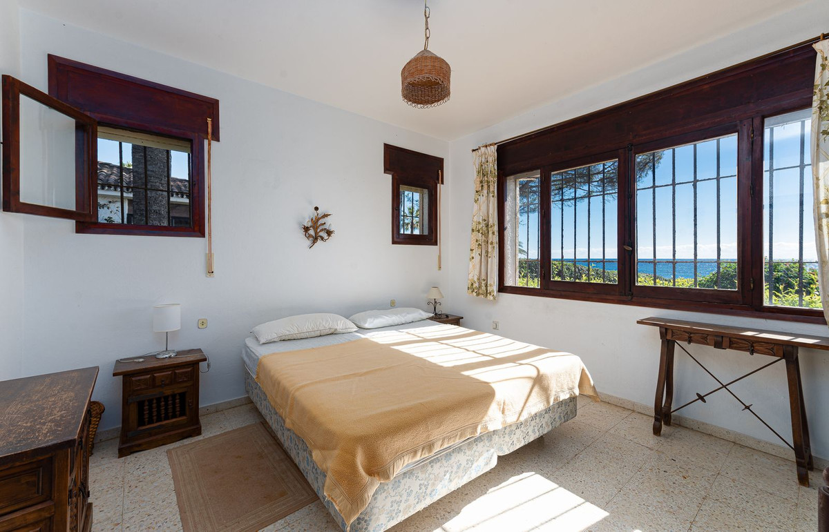 5 bedroom Villa For Sale in New Golden Mile, Málaga - thumb 28