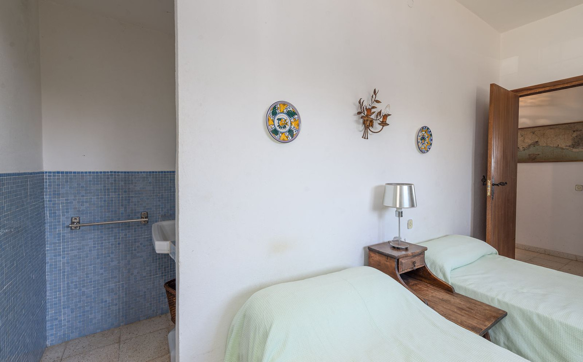 Villa con 5 Dormitorios en Venta Estepona