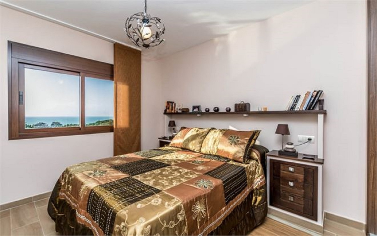 2 Bedroom Apartment for sale Calahonda